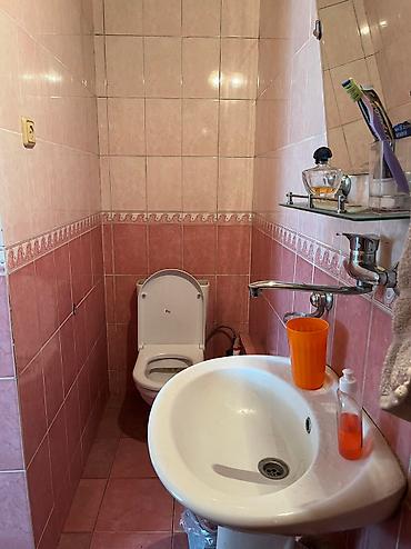 Продажа коттеджей и домов: Продается 2х этажный особняк из 10комнат 330м2, по ул. Шаумяна, на — 25