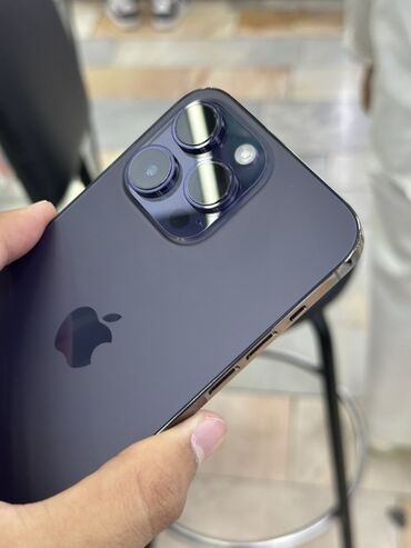 продаю айфон 14 про макс: IPhone 14 Pro Max, Колдонулган, 256 ГБ, Deep Purple, Коргоочу айнек, Каптама, Кабель, 90 %