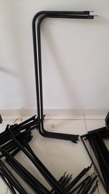 Vitrin üçün aksesuarlar: Mağaza vitrinləri üçün metal asqı və rəf tutacaqları dəsti - Rəng — 7