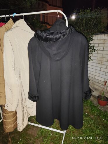 elipsa jakne i kaputi: L (EU 40), XL (EU 42), Sa postavom