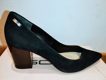 Ostale cipele: Calvin Klein original cipele 39.5 Savršene salonke Calvin Klein od — 10