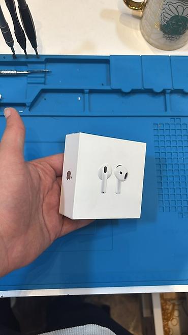 Qulaqcıqlar: Apple AirPods (4-cü nəsil) 
Təzə alnıb bəyənilmədiyi üçün satılır — 1