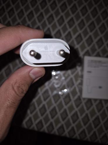 Мобильные телефоны и аксессуары: Orginal adapter iphone üçün rəsmi mağazadan alınıb ela vezyetdedir — 2