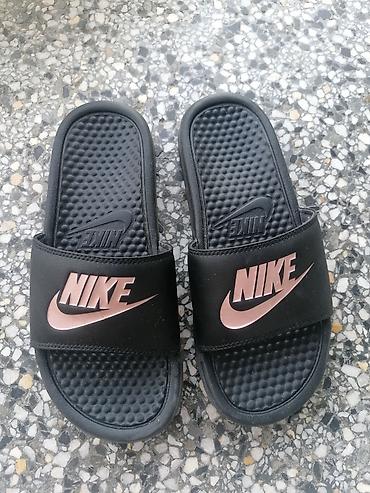 satom: Nike papuce 36,5 nosene par puta — 1