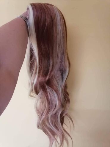 Perike i klipse: Perike
Cena 3200din — 22