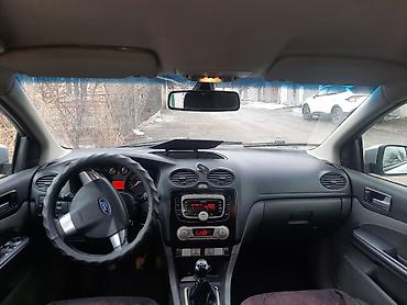 lancer 9: Ford Focus: 2010 г., 1.8 л, Механика, Бензин, Хэтчбэк — 4