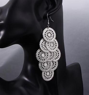 Sırğalar: Серьги новые, лёгкие, длина = 10,5 см, ширина = 4,4 см. Цена = 8 — 2