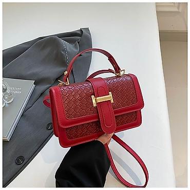 Клатчи: Белая женская сумка-клатч с геометрической стёжкой и декоративной — 9