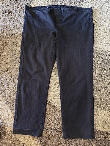 commense clothing: C&A farmerke
Plici model
Br.44 — 1