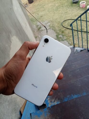 iphone se3: IPhone Xr, Ağ, Simsiz şarj