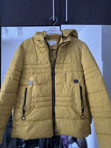женскую демисезонную куртку: Продаю женскую куртку осень- весна