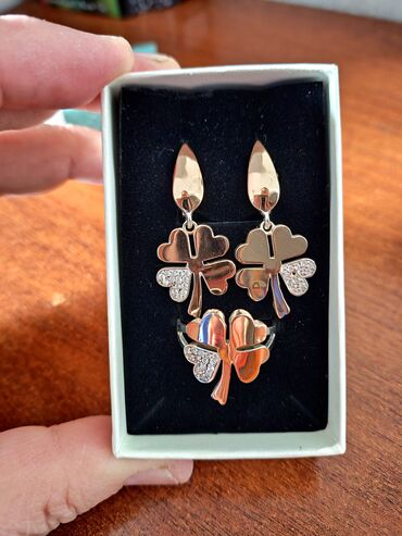 Серебряные серьги: Серебряные серьги, Проба 925, Женские, Б/у at lalafo.kg — 3 Серебряные серьги: Серебряные серьги, Проба 925, Женские, Б/у — 3