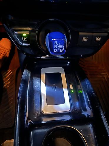 Toyota: Toyota Prius: 2016 г., Вариатор, Гибрид — 9