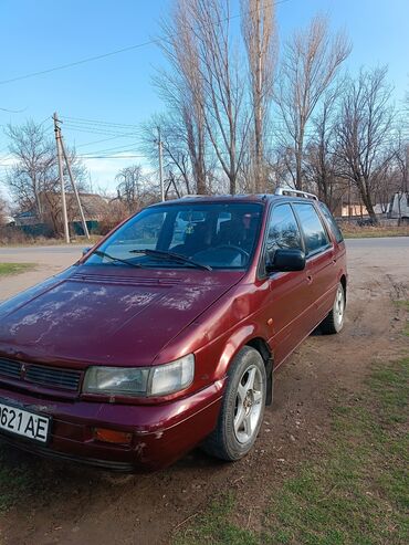 т2 транспортер: Mitsubishi Space Wagon: 1992 г., 2 л, Механика, Бензин, Минивэн