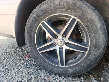 шины бишкек дордой цены: Дөңгөлөктөр монтажда 185 / 70 / R 14, Кыш, Жеңил унаалар, Куйма, тешиктери - 5