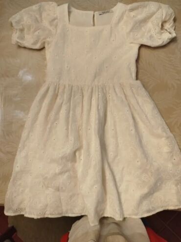 Uşaqlar üçün digər geyimlər: Uşaq geyim dəsti – 4 parçadan ibarət 1) Ağ pambıq krujeva don - — 1