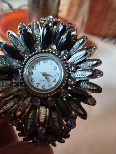 браслет с шипами: Срочно продаю часы браслет, оригинально и богато смотрятся на любой