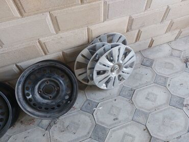 opel diskleri 4 bolt: İşlənmiş Disk təkər Nissan 185 / 65 / R 15, 4 Boltlu