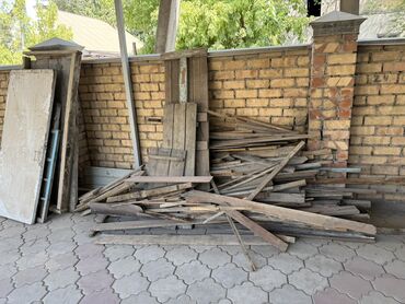 набор ключей форс: Предлагается набор различных деревянных досок и обрезков. Включает в