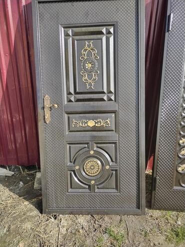 Giriş qapıları: Yeni Giriş qapısı Zamok və çərçivə ilə, Zəmanətli, Ödənişli quraşdırma, Ödənişli çatdırılma, Rayonlara çatdırılma — 13