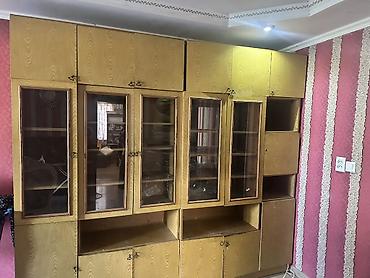 сервант для зала: Секция стенка/горка для гостиной в классическом стиле. - Материал — 2