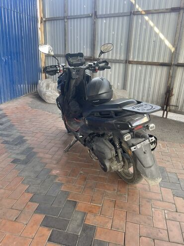 сиденья на нива: Скутер DualSport (городской/туринговый стиль), черный цвет