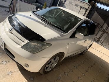 Toyota: Toyota ist: 2002 г., 1.5 л, Автомат, Бензин, Хэтчбэк