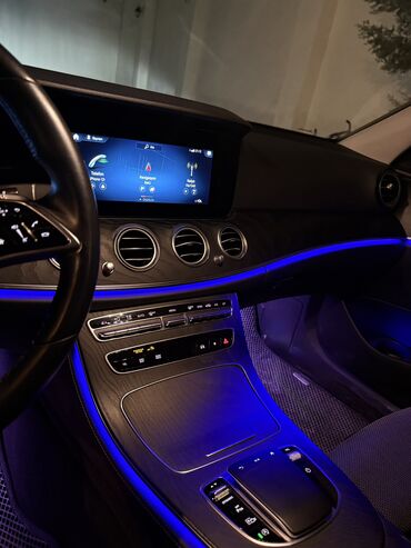 Mercedes-Benz: Mercedes-Benz 200: 2 l | 2021 il Sedan — 2