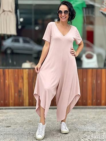 tri hill: Komninezon za punije
2XL 3XL 4XL 5 XL
Cena : 2.800 dinara — 2