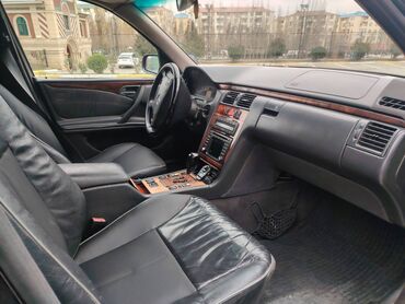 Mercedes-Benz: Mercedes-Benz E 220: 2.2 l | 2001 il Sedan -da lalafo.az — 3 Mercedes-Benz: Mercedes-Benz E 220: 2.2 l | 2001 il Sedan — 3