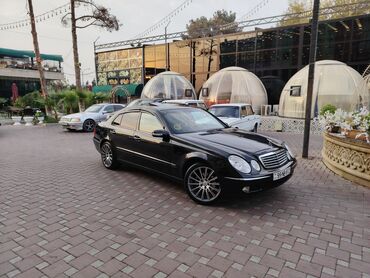 Mercedes-Benz: Mercedes-Benz E-Class: 2.6 l | 2002 il Sedan — 7