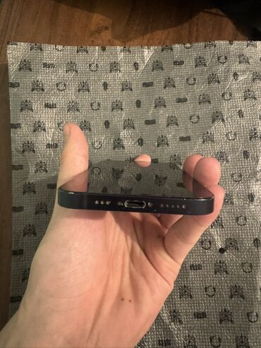 Apple iPhone: IPhone 12, Б/у, 128 ГБ, Наушники, Зарядное устройство, Чехол, 79 % — 6