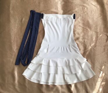 Gündəlik donlar: Платье декольте. Длина выше колена. Бренд: WAGGON (париж). Размер — 5