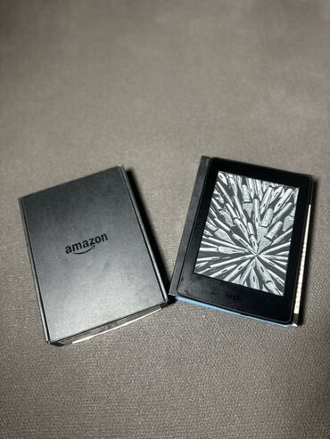 кольцевой лампа: Электрондук китеп, Amazon, Колдонулган, 6" - 7", Wi-Fi, түсү - Кара