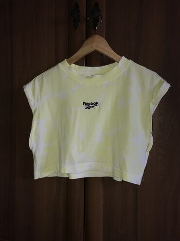 Digər qadın geyimləri: Футболка Reebok