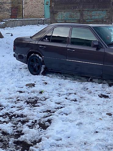 Унаа сатуу: Mercedes-Benz W124: 1991 г., 2.3 л, Кол менен иштөөчү, Бензин, Седан — 1
