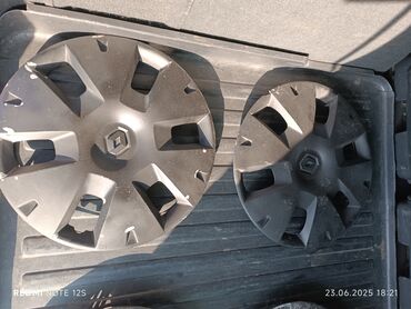 Disklər: İşlənmiş Kolpak Renault R 16
