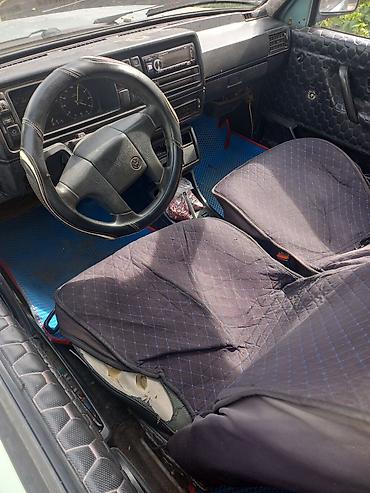 Volkswagen: Volkswagen Golf: 1990 г., 1.8 л, Механика, Бензин, Хэтчбэк — 4