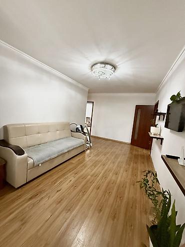 3 кв: 3 комнаты, 65 м², Юбилейка 104 серия, 3 этаж, Косметический ремонт — 1
