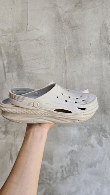 шлепки 39 размер: Мужские сандалии, 41.5, Crocs, Новый, цвет - Бежевый, Самовывоз