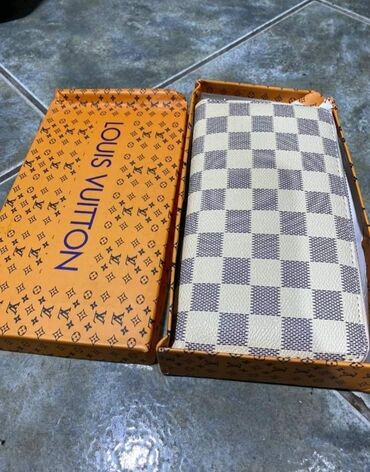 Novčanici: NOVO U PONUDI
Novcanici u original kutiji — 1