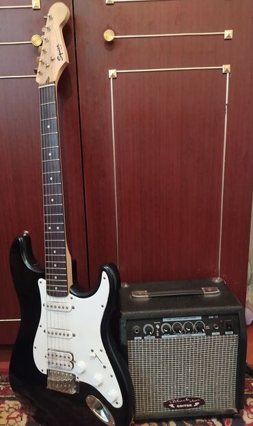 акустическая гитара гибсон: Электрогитара Fender Squier Bullet Strat,производство