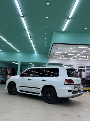 продавец цветов: Требуется! в Детейлинг центр ОПЕРАТОР с опытом работы!