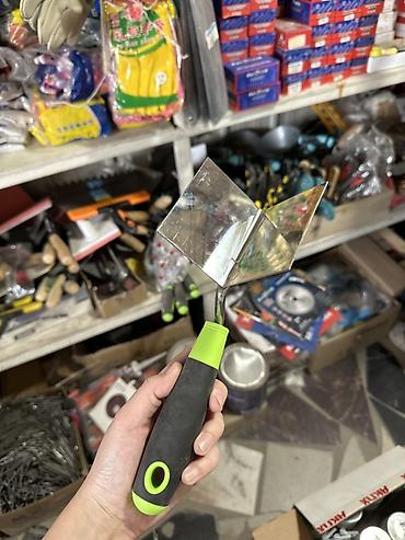 Шпатель угловой для внешних углов RAKETA - Назначение: выравнивание и at lalafo.kg Шпатель угловой для внешних углов RAKETA - Назначение: выравнивание и