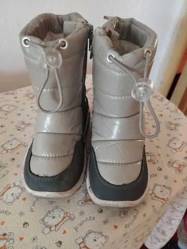 детская обувь для мальчиков: Продается детская зимняя обувь