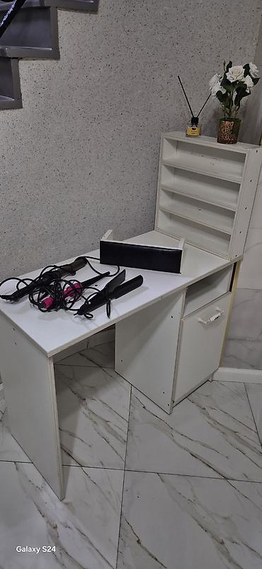 set mebel: Gözəllik salonu üçün saç düzləndirmə və burğu seti + iş masası və rəf — 2