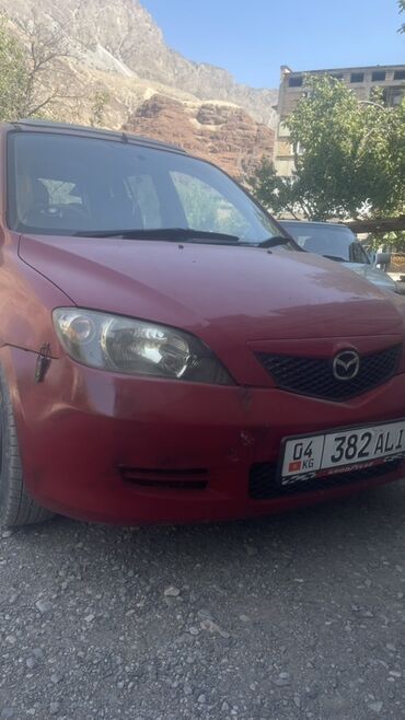 чехлы на ми: Mazda Demio: 2003 г., 1.3 л, Вариатор, Бензин, Хэтчбэк
