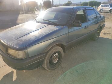 тесло авто: Volkswagen Passat: 1988 г., 1.8 л, Механика, Бензин, Седан