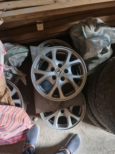 купить бу шины в бишкеке: Куйма Дисктер R 16 Honda, Комплект, тешиктери - 5, Колдонулган