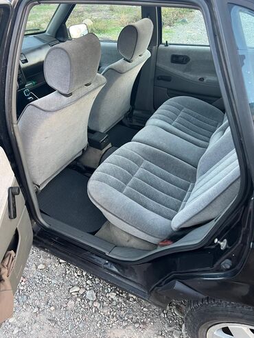 Volkswagen: Volkswagen Passat: 1991 г., 2 л, Механика, Бензин, Седан — 5